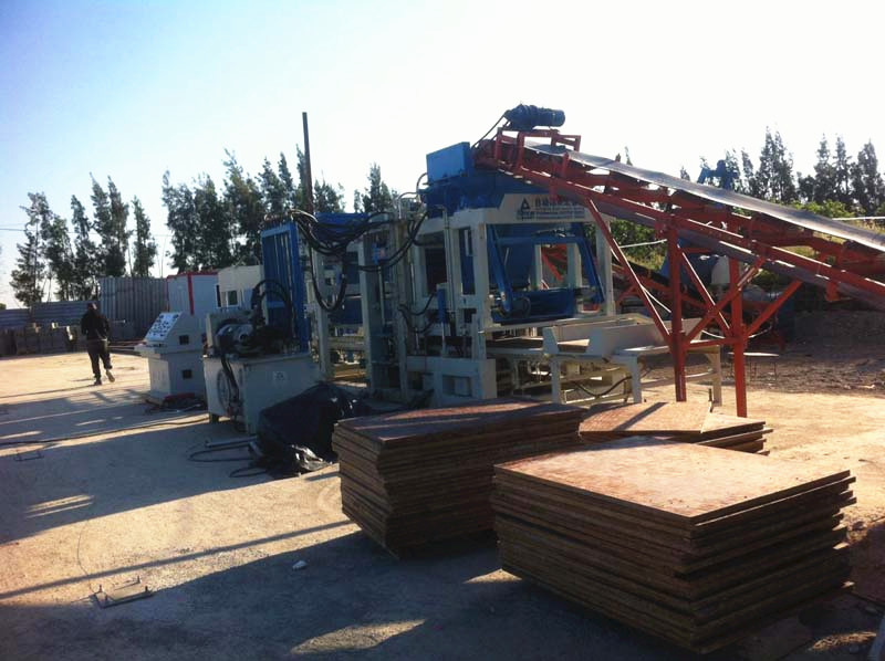هبوط ماكينة الطوب Sanlian Machinery T(F)T10 في بوليدة، الجزائر، أفريقيا